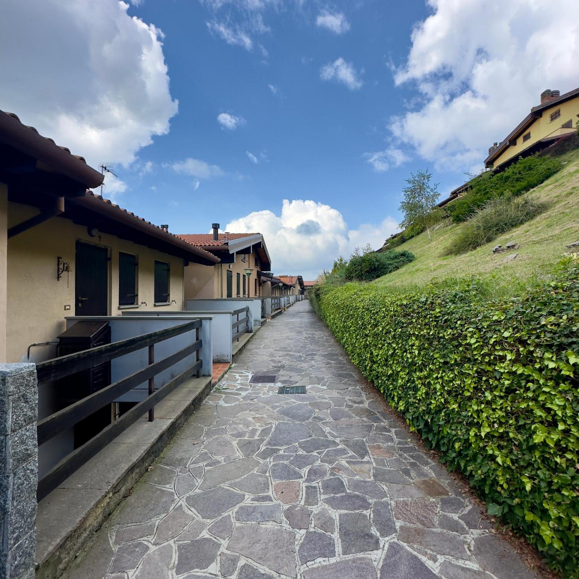 Апартаменты Panorama 1200, In The Heart Of The San Fermo Hills Adrara San Rocco Экстерьер фото